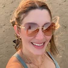 Claudia Carrillo (@claudia.carrillo) • Threads, Say more