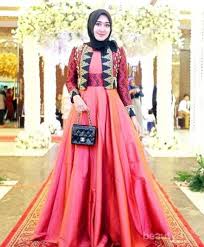 Berikutnya adalah baju dian pelangi casual yang ada di atas dan di bawah. 6 Inspirasi Gaya Busana Motif Etnik Dian Pelangi Yang Kece Dan Stylish