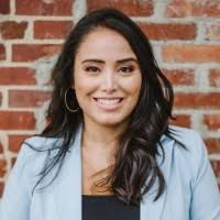 Carol Alves's Instagram, Twitter & Facebook