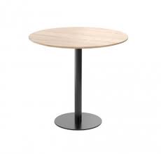 Le designer a utilisé ici des technologies innovantes afin de rendre l'acier malléable et de le tisser dans une treille graphique. Table Eat Drink Ronde Bistrot Ton Cafe Restaurant