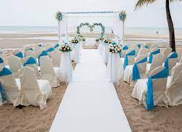 Dovendo scegliere il vestito per un matrimonio sulla spiaggia considerate innanzitutto se è all'interno o all'esterno: Organizzare Matrimonio Sulla Spiaggia Diciamocisi