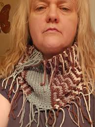 Reversible cowl. Two different patterns. 20$ plus only 5$ to ship! Super  cute color combo!!