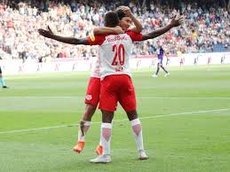 Kapitän andreas ulmer, enock mwepu und patson daka saßen vorerst auf der ersatzbank, albert vallci, maximilian wöber und zlatko junuzovic standen nicht einmal im kader. Knackt Red Bull Salzburg Gegen Hartberg Die 1000 Tore Marke Sn At