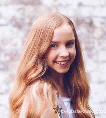 Anna mcnulty is a very cute youtube and instagram star known for her amazing gymnastics and contortionist's skills. Anna Mcnulty Biography Wiki Age Boyfriend Height Net Worth Career And Facts Celebs Ground