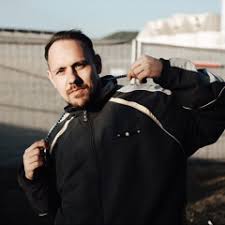 Stream Elvin Key music