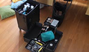 Ffp1 maske, çalışanları toz ve toz gibi havadaki parçacıklara karşı korur. Maske