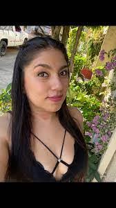 Angela Kininmonth's Instagram, Twitter & Facebook