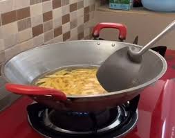 Karna banyak sekali sisa putih telur sisa membuat kue jadi dari pada bingung mau diapain mending buat telor gabus putih telur tanpa keju tetap enak pastinya. Resep Telur Gabus Keju Yang Renyah Dan Praktis Cemilan Asyik Buat Wfh