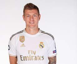 Toni kroos about the upcoming champions league group stage game vs lille and the previous champions league group stage game vs bate. Wie Wird Man Der Beste Toni Kroos Im Hotel Matze Mit Vergnugen Berlin