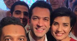 Aynı şekilde tuba büyüküstün'ün annesi de umut evirgen'i asla kızıyla görmek istemediğini net bir şekilde ifade etmiş. Tuba Buyukustun Ve Murat Yildirim 11 Yil Sonra Yeni Proje Icin Tekrar Bir Araya Gelecek Dailymotion Video