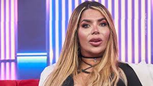 Laura de Léon reaccionó al estreno de Rojo Carmesí