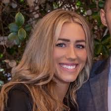 Ashleigh Mchenry's Instagram, Twitter & Facebook