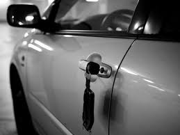 Nov 15, 2016 · don't leave your car doors unlocked, especially if you park on the street, in the driveway, or in an unlocked garage. Should It Be A Crime To Leave A Gun In An Unlocked Car