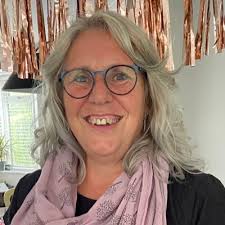 Carrie Beech (@carriebeech)