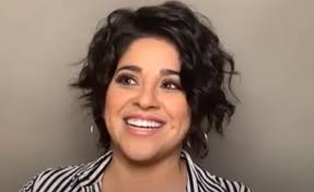 The series is the latest account of the legendary superstar's life and eventual death in 1995. Suzette Quintanilla And Noemi Gonzalez Talk Selena The Series More Daily Soap Dish