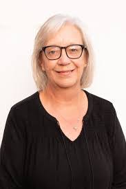 Sonya Hughes's Instagram, Twitter & Facebook