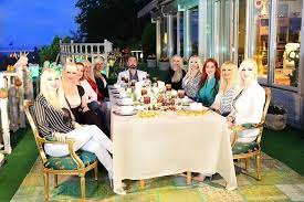 birtanem sevgilim adnan oktar ve canim kardeslerimle iftar yemegindeyiz askim adnan sen allah in dunyada yarattigi en guzel hediyesin iftar fotograf yerler
