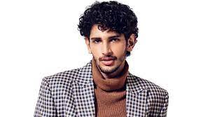 18 Curly Hairstyles For Men To Look Charismatic Haircuts Hairstyles 2021 Curly Hair Styles Curly Hair Men Mens Hairstyles