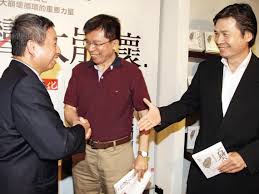 Yaung obtained his bachelor's degree from the department of health promotion and health education. å°åˆ€ å¤§ç‚®åŒå°æ¥Šå¿—è‰¯æ–°æ›¸ç™¼è¡¨æœƒå¾ˆéº»è¾£ ä»Šå'¨åˆŠ