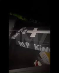 #Tekashi6ix9ine says a ghoulish package was delivered to his #Florida home,  a fake casket emblazoned with the name #KingVon., According to the police  report, Tekashi’s brother was hanging out at his ...