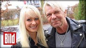 Sein vater war direktor des gymnasiums in homberg. Matthias Reim Hat Mit Neuer Freundin Christin Seine Krankheit Uberwunden Youtube