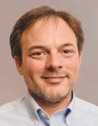 In situ small-scale mechanical testing under extreme environments