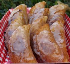 Step 2combine apples, brown sugar, cornstarch, cinnamon and nutmeg in large bowl. Small Fried Apple Pies Kelli S Kitchen