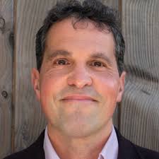 My friend Bill McComas made me the honor to deliver to me personally my  certificate of the 2024 Friend of Darwin award. Here is the (unofficial)  photograph of the modest ceremony. More