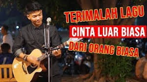 Lagu cinta luar biasa milik penyanyi jebolan rising star, andmesh kamaleng asal pulau alor, nusa tenggara timur menjadi salah satu lagu hits di berbagai platform digital musik. Free Waktu Pertama Kali Kulihat Dirimu Hadir Lirik Cover Gitar Watch Online Khatrimaza