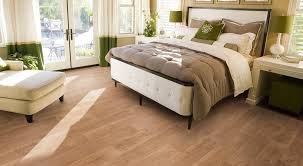 أي طابق يبدو أفضل في المناطق الداخلية من غرفة النوم