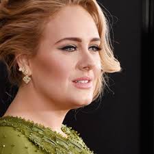 La chanteuse Adele a officiellement demandé le divorce de son mari Simon  Konecki