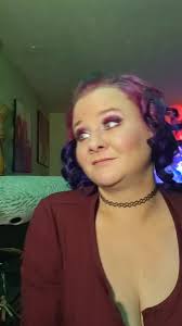 Queen Feeds William Abner