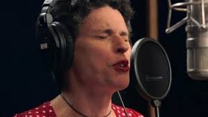 Deborah Conway, Ella Hooper and all-female supergroup cover 'I am Woman'