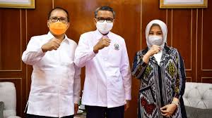 © humas pemprov sulsel gubernur sulawesi selatan nurdin abdullah saat divaksin, jumat (22/1/2021). Jluvwgxjgf8u M