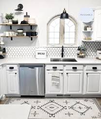 Dura supreme bella maple graphite rub perimeter and bella classic white rub island. Black And White Kitchen Inspiration Kitchen Inspirations White Kitchen Inspiration Damali Black White Rug