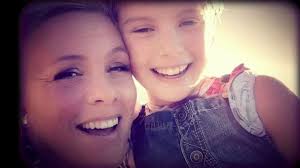 You better grab some tissues, because pink and willow sage hart singing a million dreams from the greatest showman will definitely bring tears to your eyes. Pink S 9 Year Old Daughter Willow Makes Billboard Chart Debut With Cover Me In Sunshine Gma