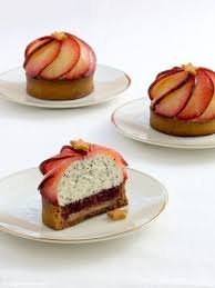 Pflaumen Tartelettes Mit Mohn Und Metis Pflaumen Fleur De Prunier La Paticesse Der Patisserie Blog Fancy Desserts Recipes Fancy Desserts Gourmet Desserts