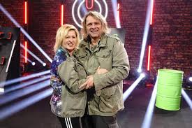 Ewa krawczyk is the author of nie daj się wkręcać szarlatanom (3.20 avg rating, 15 ratings, 1 review), koronawirus. Michal Kozerski Ewa Kasprzyk Broker Morski Wiek Kim Jest Gdansk Data Urodzenia Power Couple Eska Pl