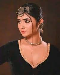 Lisa Bojorquez's Instagram, Twitter & Facebook