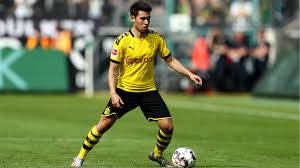 14 min ago 16 comments. Bvb Raphael Guerreiros Transfer Zu Psg Hakt Wohl Wegen Leonardo Goal Com