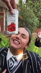 Melissa Postma's Instagram, Twitter & Facebook