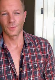 Amor y Música: La Conexión de Mike Lausa 🎶❤️