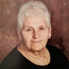 Iris Sumner's Instagram, Twitter & Facebook