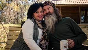 Phil Robertson Cheated On Wife Miss Kay And Learned He Has An Adult Daughter From Fling Phil Robertson Meets His 45 Year Old Daughter Phyllis From Past Affair D Star News
