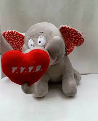 Generato su accordi e abbracciame è un brano scritto e interpretato da andrea sannino, contenuto nell'album uànema il cuore è uno zingaro intro: San Valentino Amore Love Elefante In Peluche Con Cuore Tvtb Tira Baci Ebay