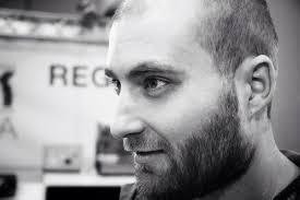 🏎️ McLaren a ajuns la București! Monopostul oficial McLaren poate fi văzut  live, în perioada 25–27 iulie, în Piața George Enescu, din București. Vino  să-l vezi de aproape, să faci poze și