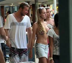 Alemão fala do tesão irresistível que sente pela fani! Ex Bbb Diego Alemao Circula Com Amigas Gatas Apos A Praia Fotos R7 Famosos E Tv