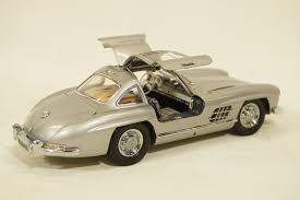 Even for as accomplished a driver as sir stirling moss, the 1955 mille miglia was a pretty stunning victory. Sold Model Cars X 2 Maisto Die Cast Mercedes Benz 1 300slr 1955 Mille Miglia 722 And 300sl Gullwing Auctions Lot 290 Shannons