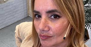 El destape de Nancy Pazos a los 56 años: posó en bikini y marcó tendencia  en el verano