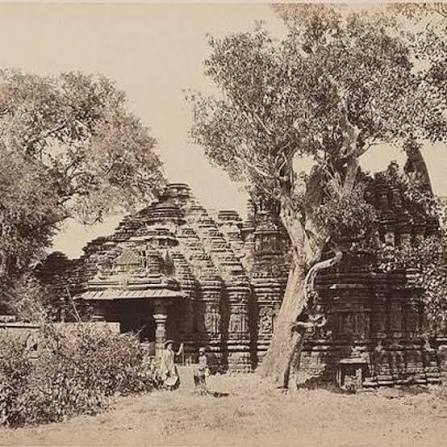 Photographs of Ambarnath Shiv temple taken by british photographers. 📸 1. William Johnson , William Henderson ( 1855-1862) 📸 2. Captain charles scott ( year 1850 ) 📸 3. Henry Cousense (